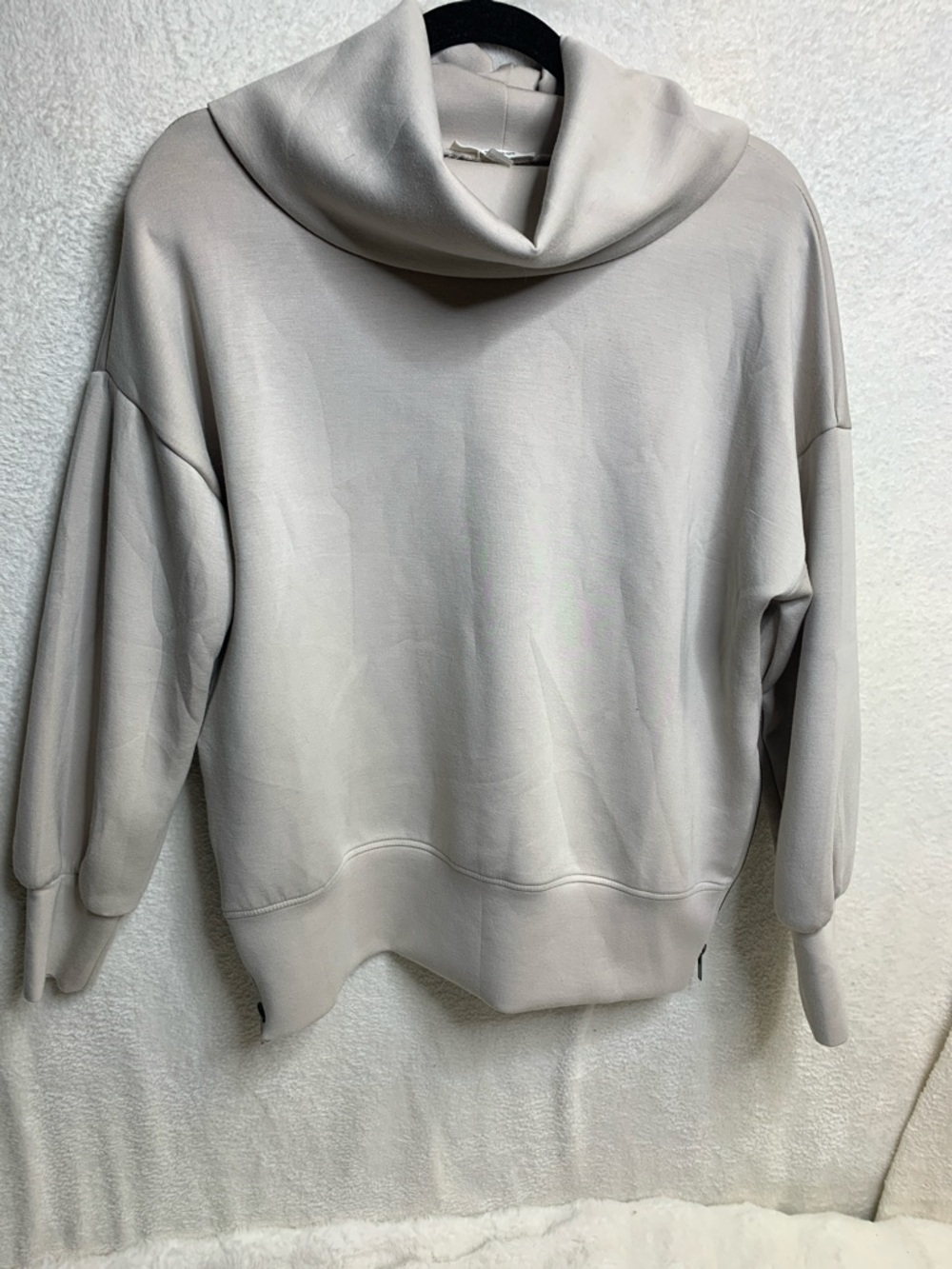 Cable & Gauge Studio Minimal Crew Top - Light Taupe